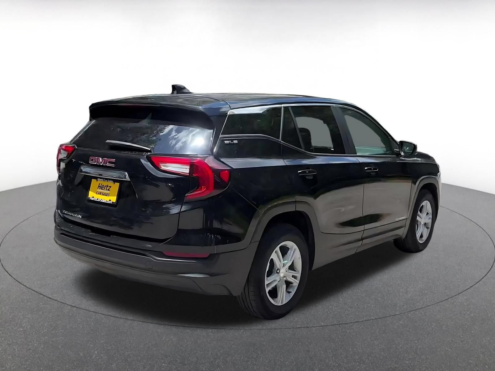 Used 2024 GMC Terrain SLE FWD image 16