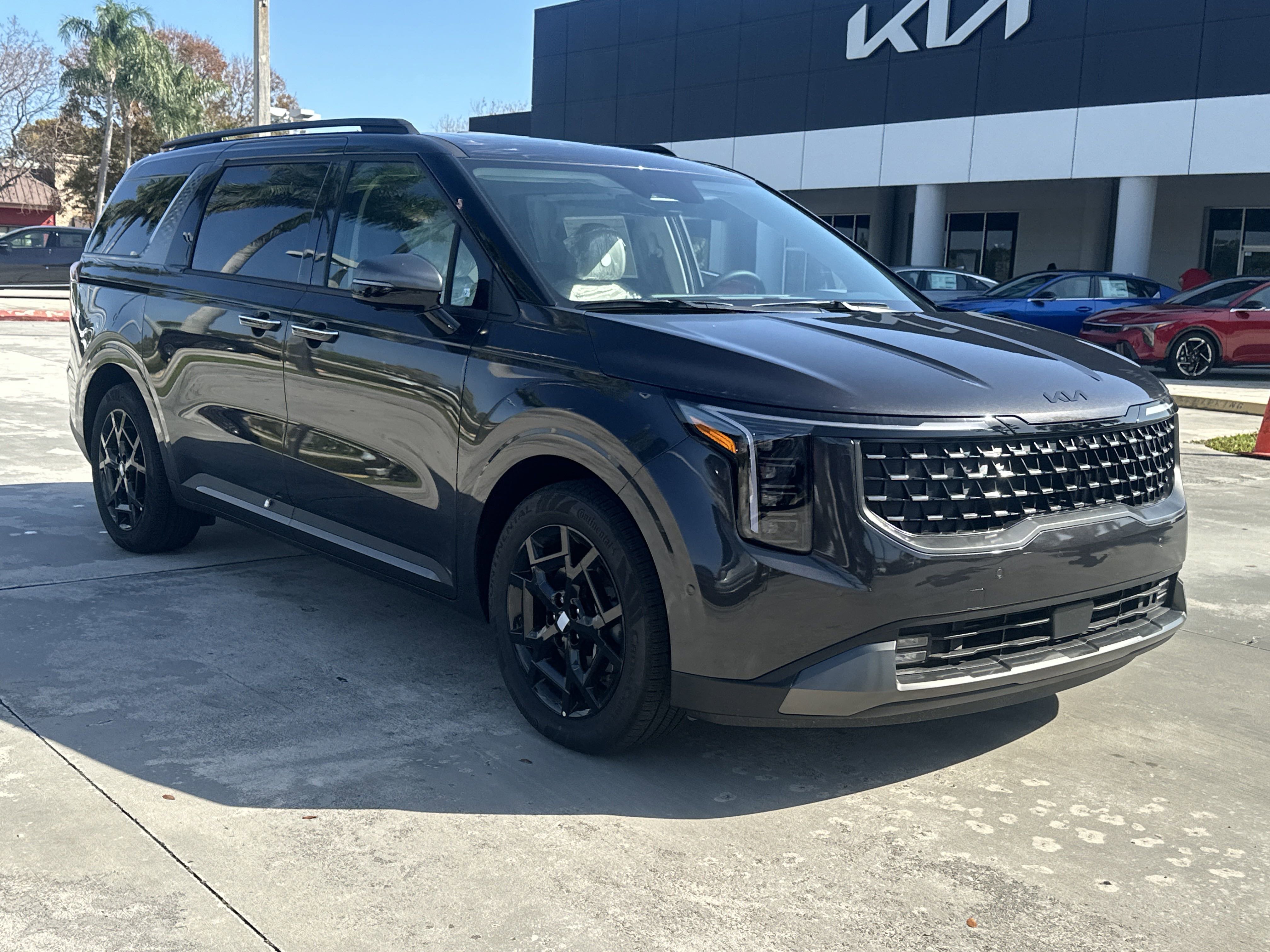 New 2025 Kia Carnival SX Prestige image 4