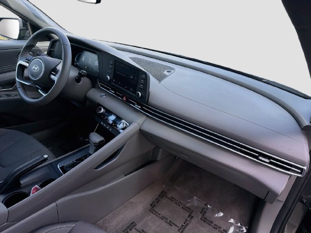 Certified 2026 Hyundai Elantra Sport FWD image 29