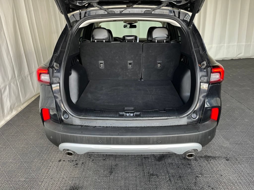 Used 2024 Ford Escape Platinum AWD/4WD image 27