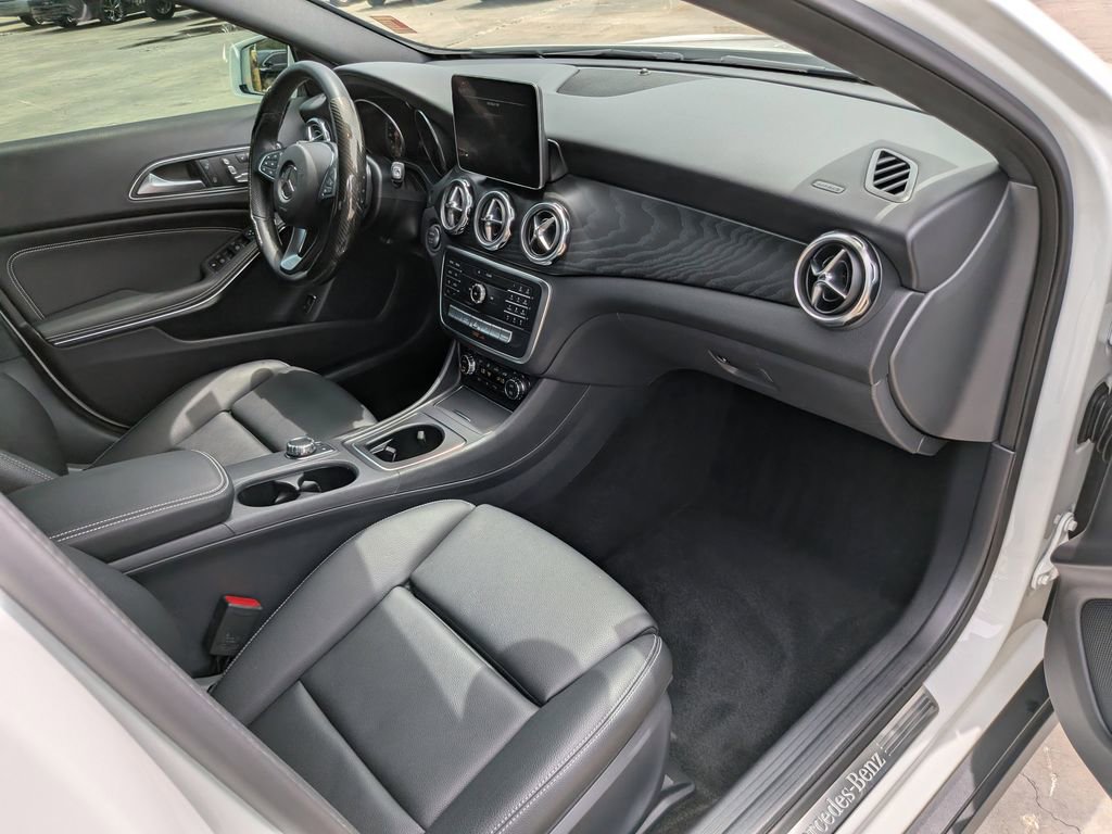 Used 2019 Mercedes-Benz GLA 250 image 14