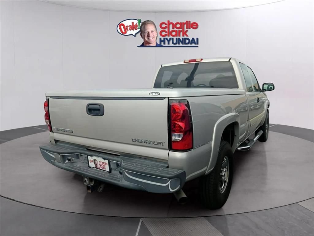 Used 2005 Chevrolet Silverado 2500 LS RWD image 4