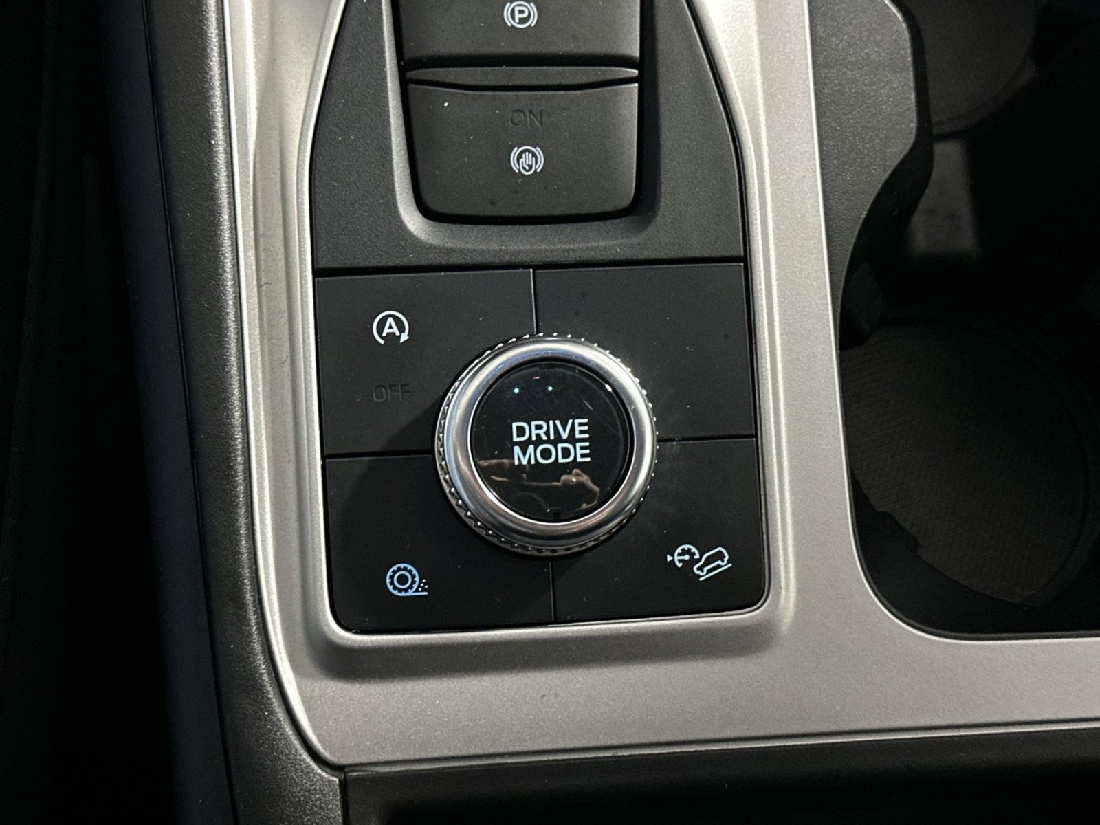 Used 2024 Ford Explorer XLT w/ Class IV Trailer Tow Package image 26