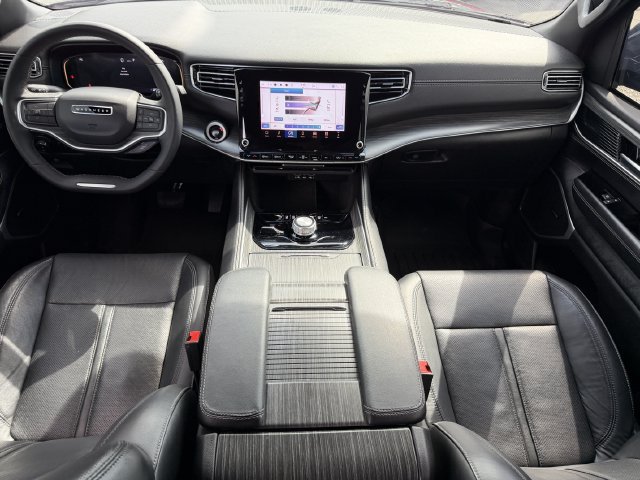 Used 2024 Jeep Wagoneer Series II w/ Flexible Seating Group AWD/4WD image 18