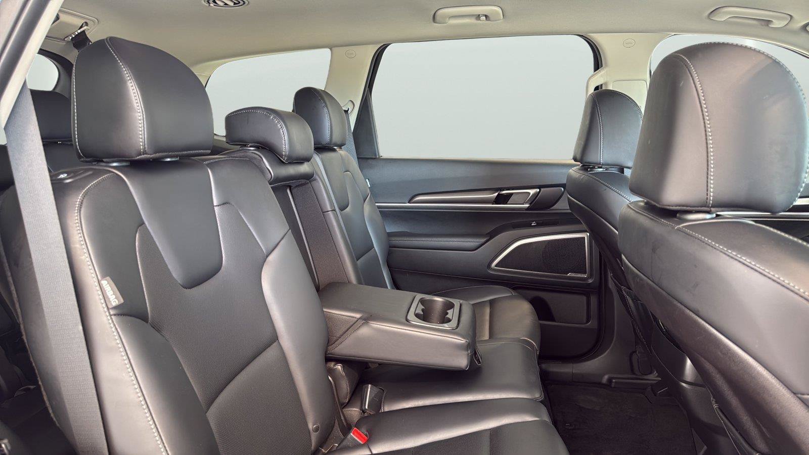 Used 2025 Kia Telluride LX FWD image 15