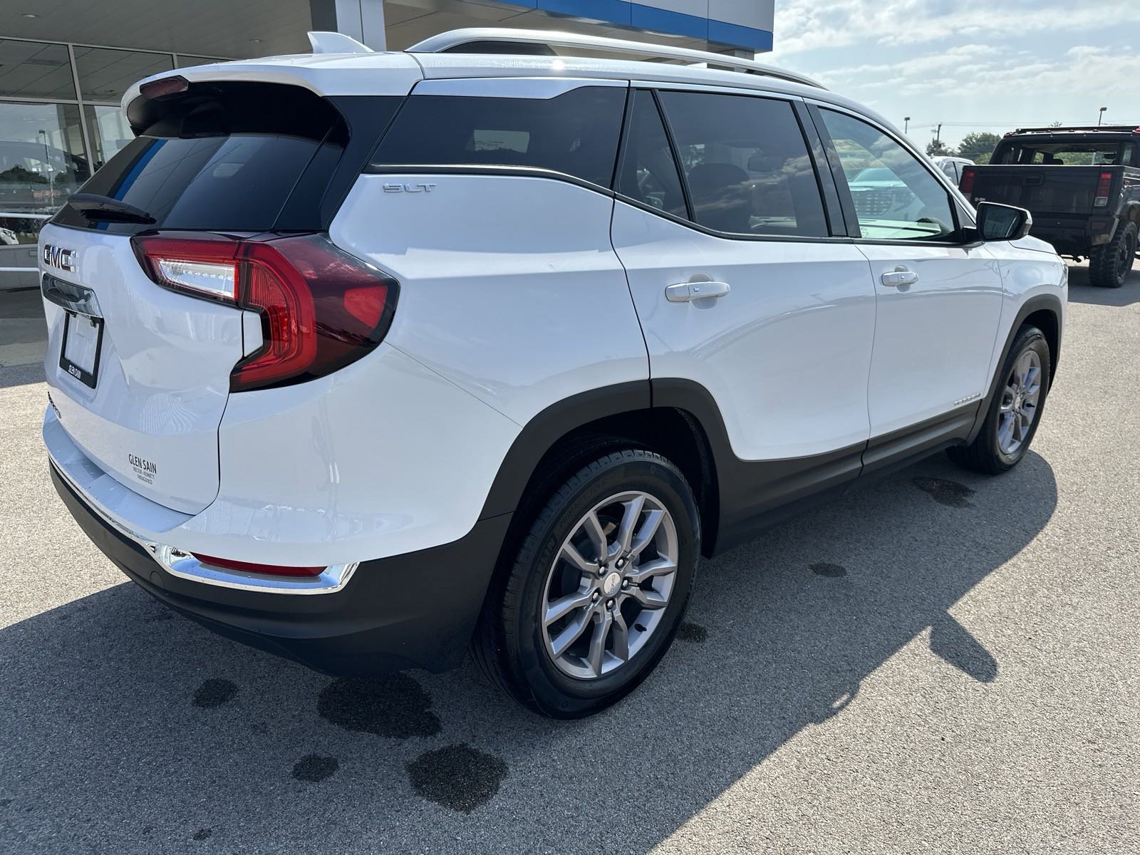 Used 2023 GMC Terrain SLT FWD image 5