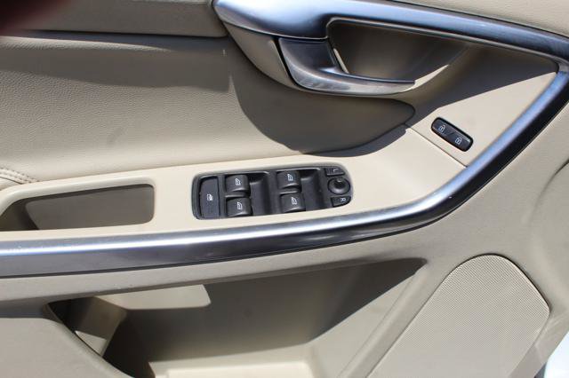 Used 2015 Volvo XC60 T6 Premier Plus AWD/4WD image 12
