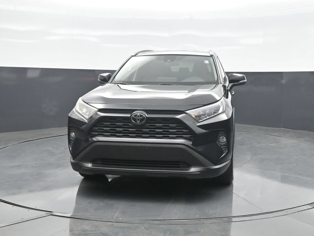 Used 2021 Toyota RAV4 XLE AWD/4WD image 2