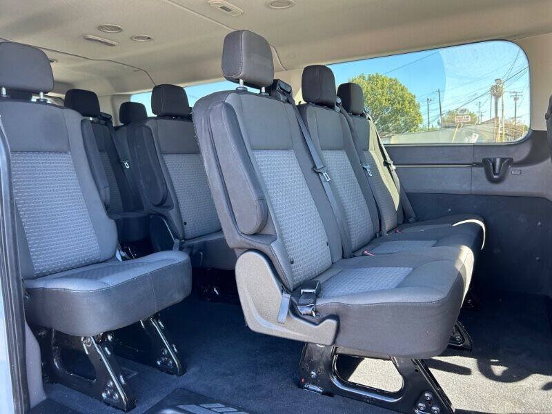 Used 2022 Ford Transit 350 XLT RWD image 12