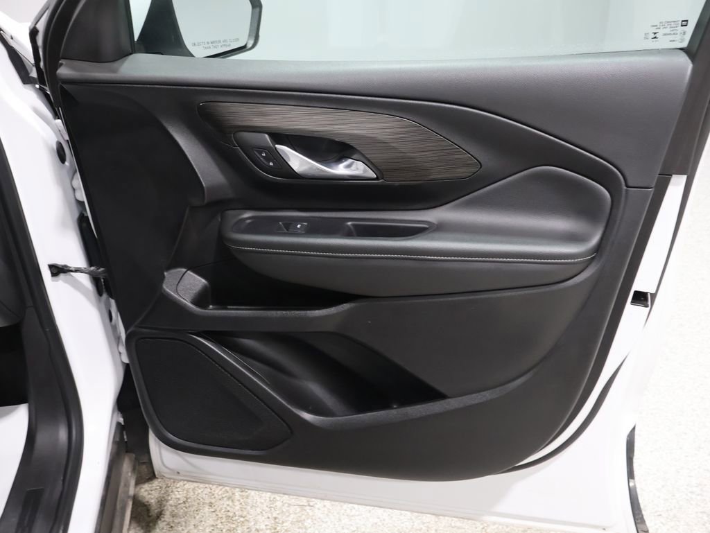 Used 2024 GMC Terrain SLE image 22