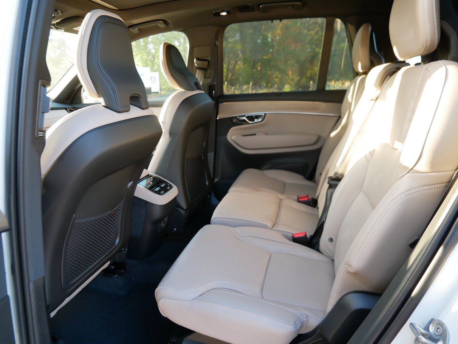 New 2027 Volvo XC90 B6 Ultra AWD/4WD image 5