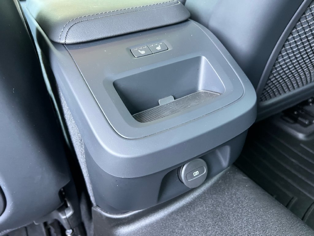 Certified 2025 Volvo S60 B5 Core AWD/4WD image 22