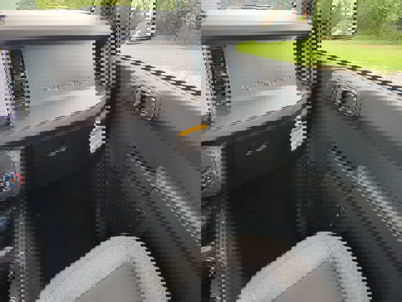 New 2025 Ford Bronco 4-Door image 15