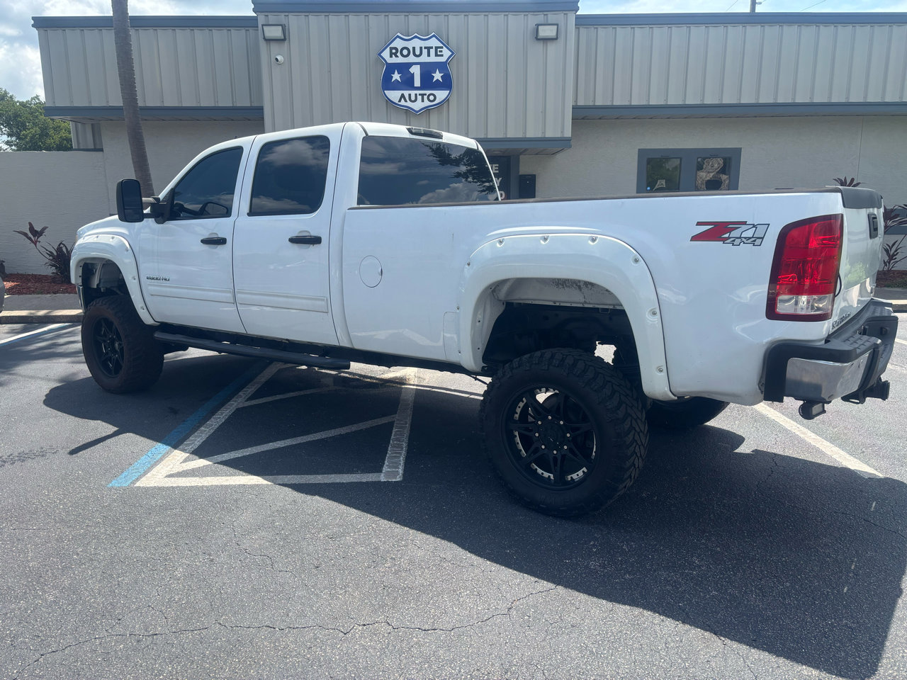 Used 2012 GMC Sierra 2500 SLE w/ SLE Preferred Package image 3