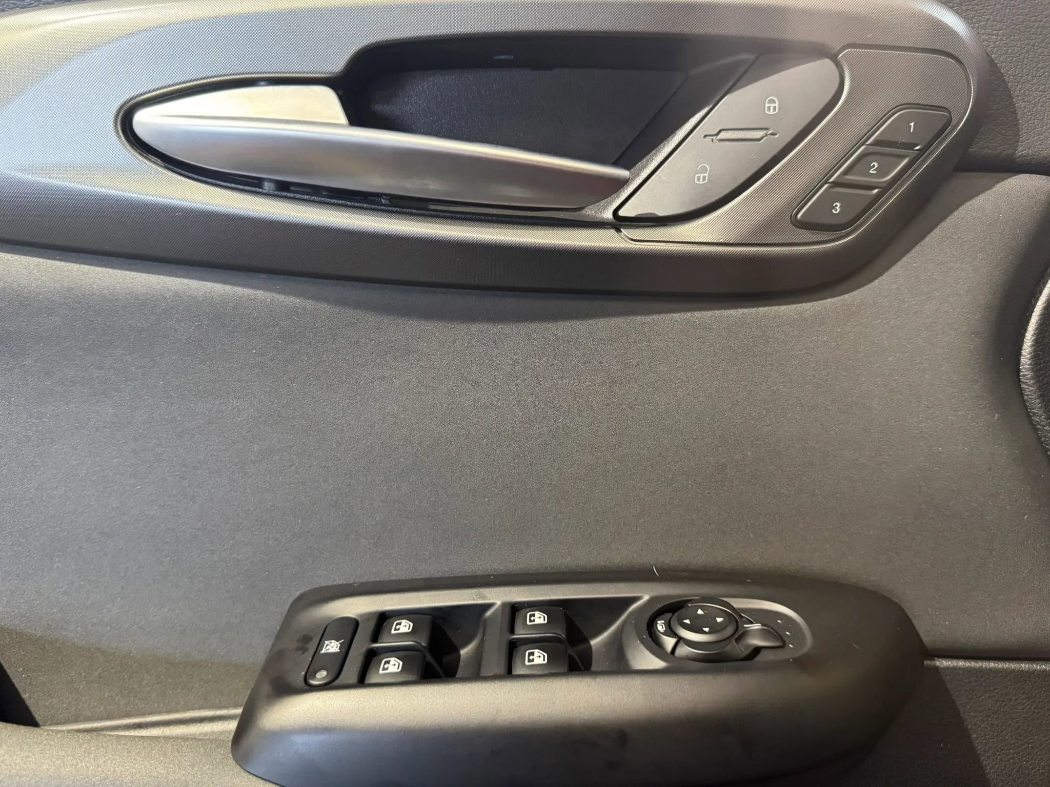 Used 2024 Dodge Hornet R/T image 9