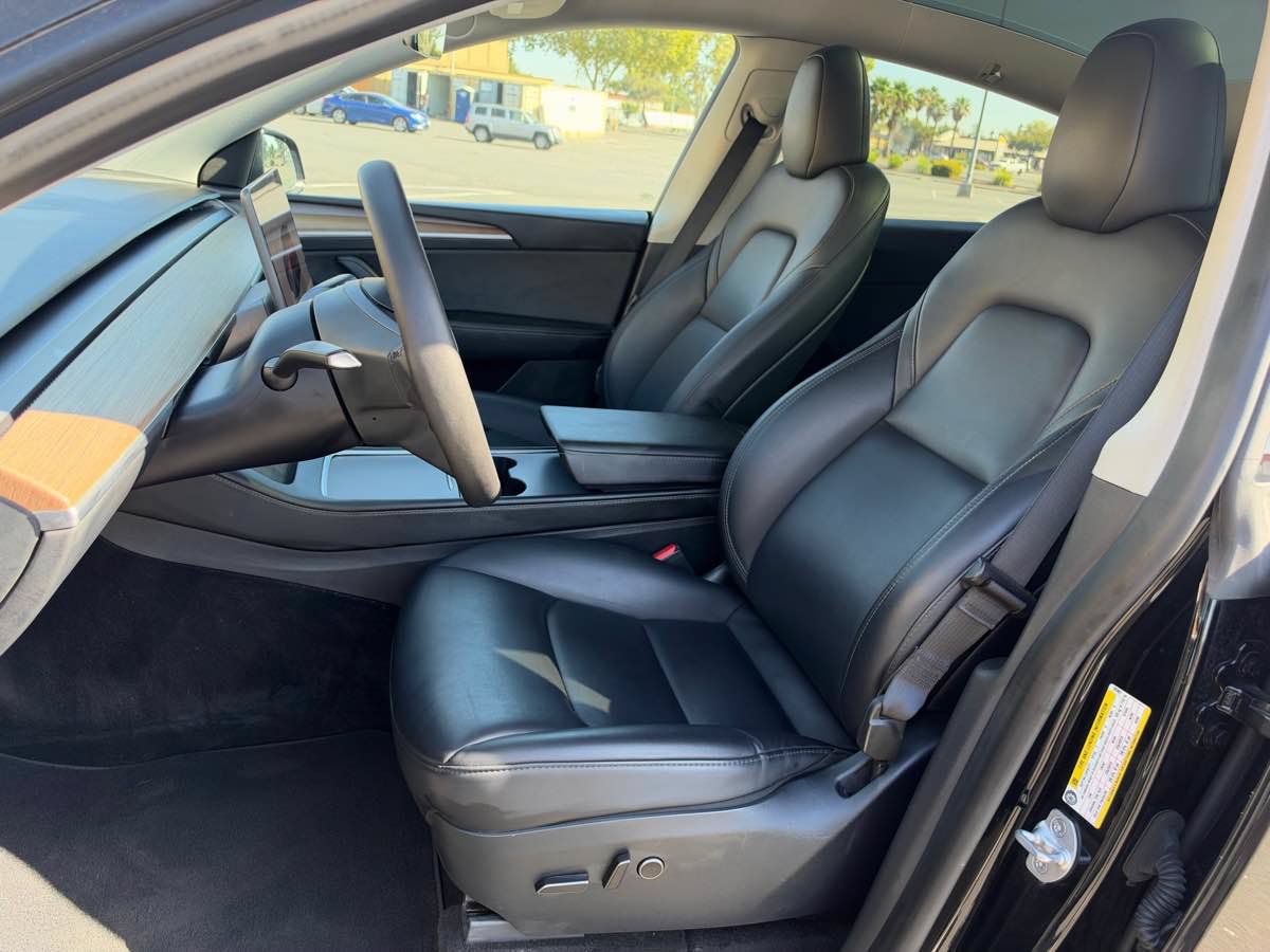 Used 2024 Tesla Model Y Long Range AWD/4WD image 13