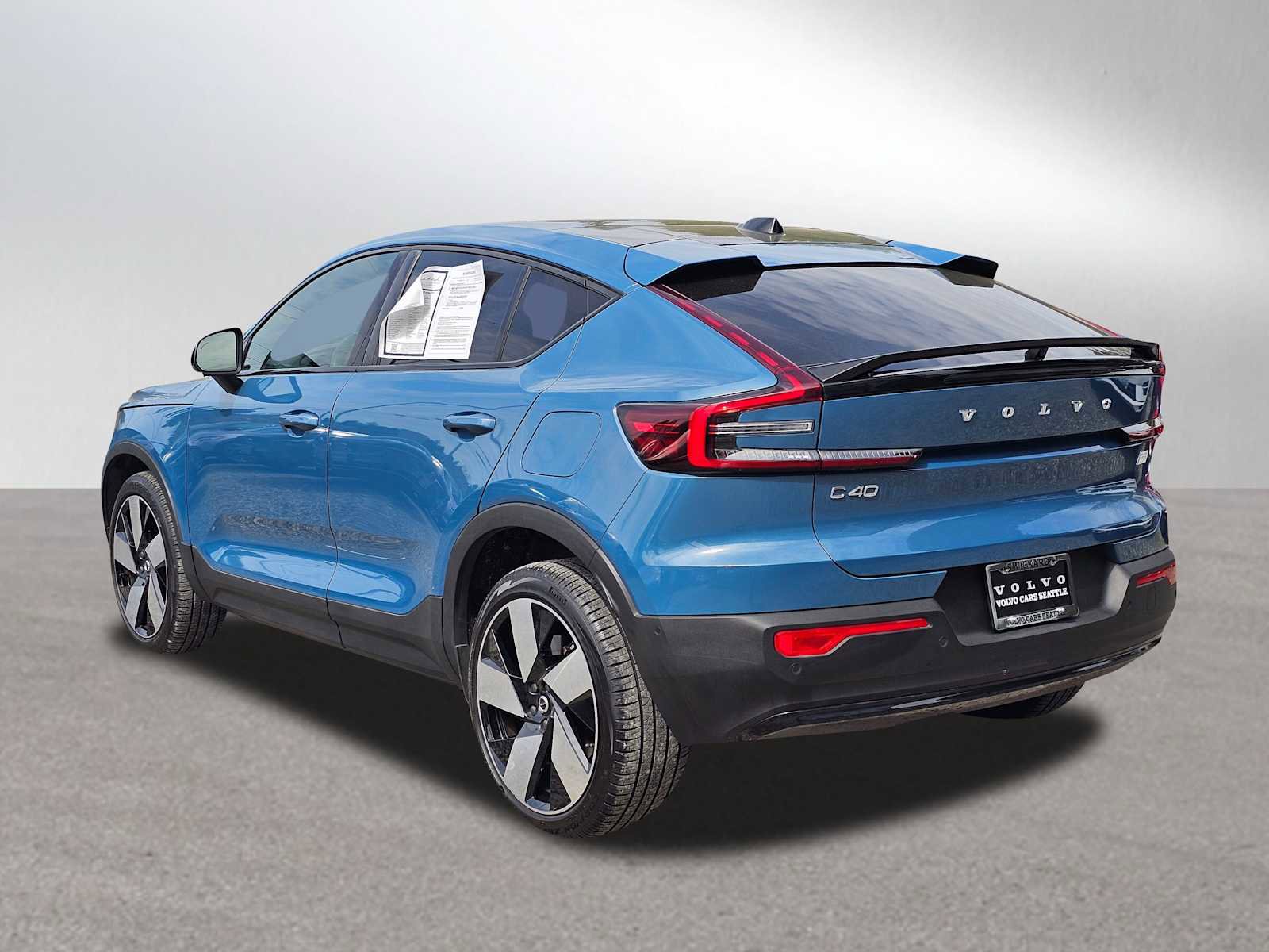 Certified 2023 Volvo C40 P8 Recharge Ultimate w/ Protection Package Premier image 5