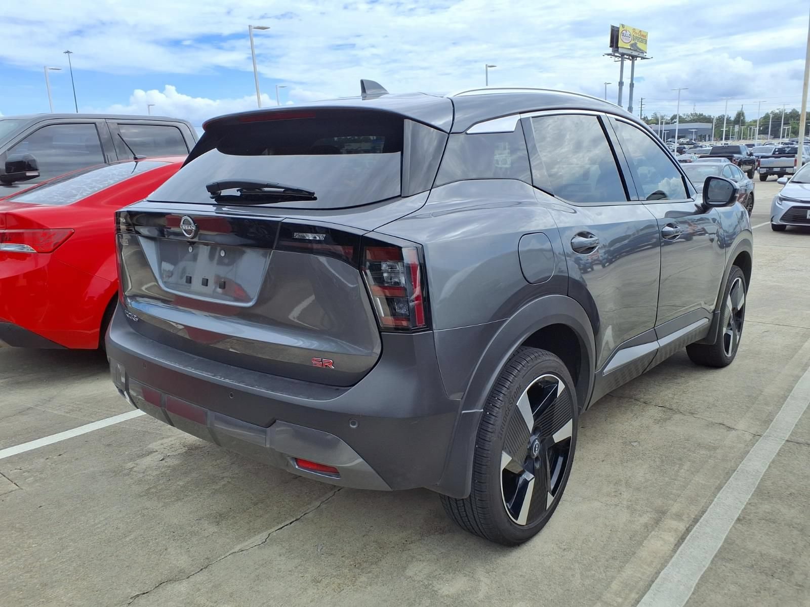 Used 2025 Nissan Kicks SR FWD image 7