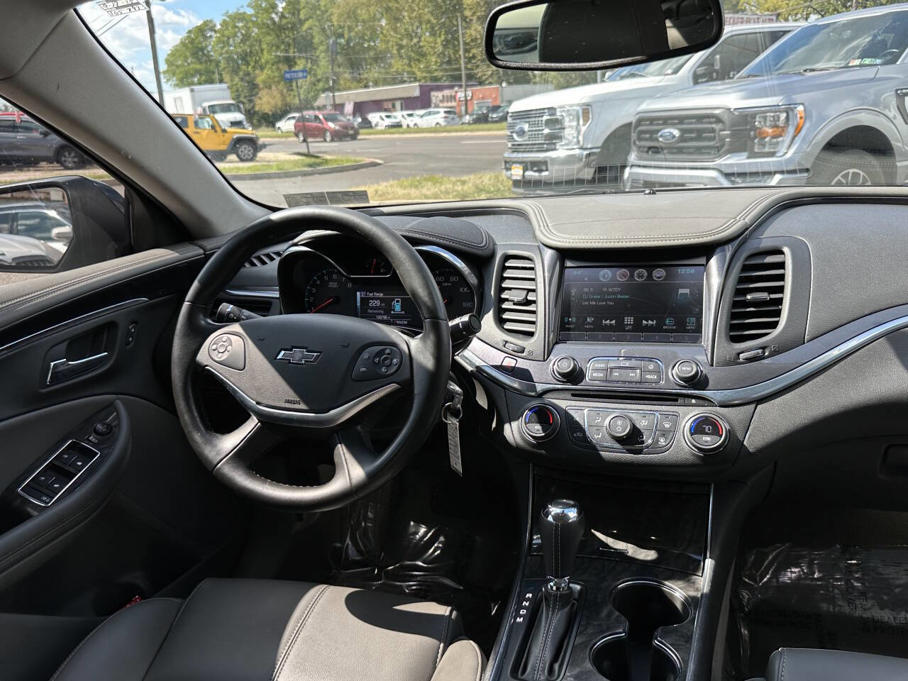 Used 2014 Chevrolet Impala LT w/ Convenience Package FWD image 17