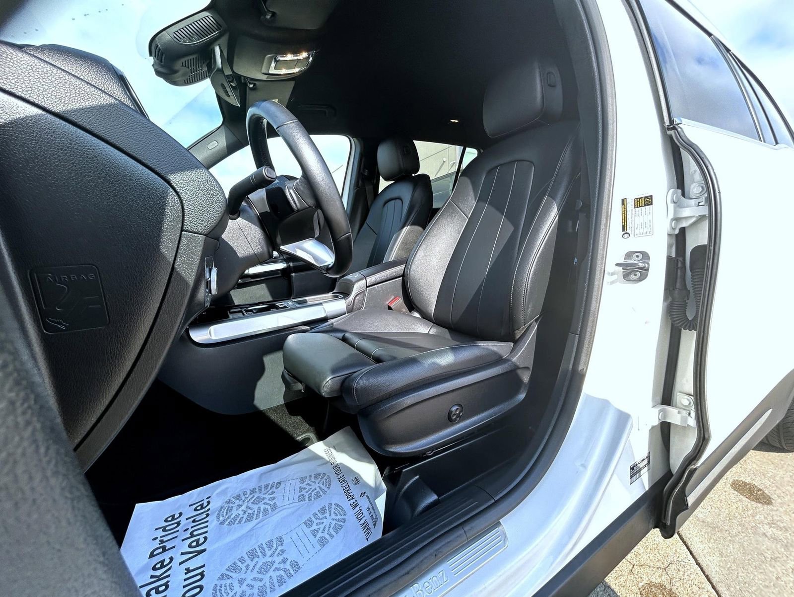 Used 2024 Mercedes-Benz GLB 250 image 11