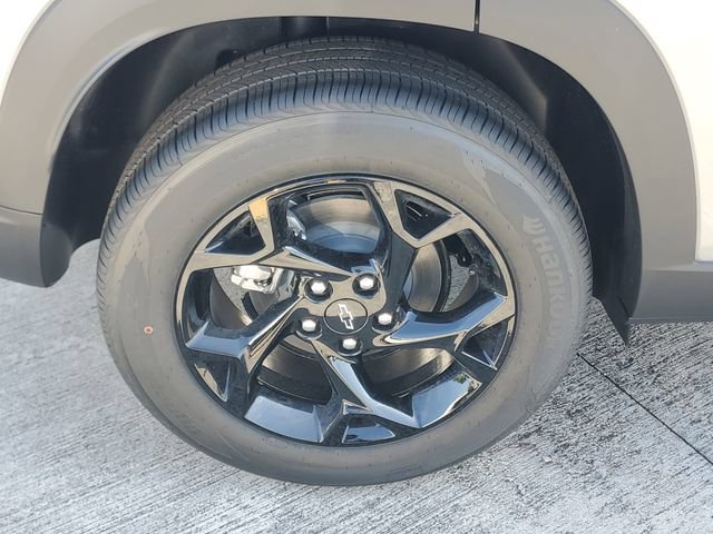 New 2026 Chevrolet Trax LT w/ Midnight Edition FWD image 5