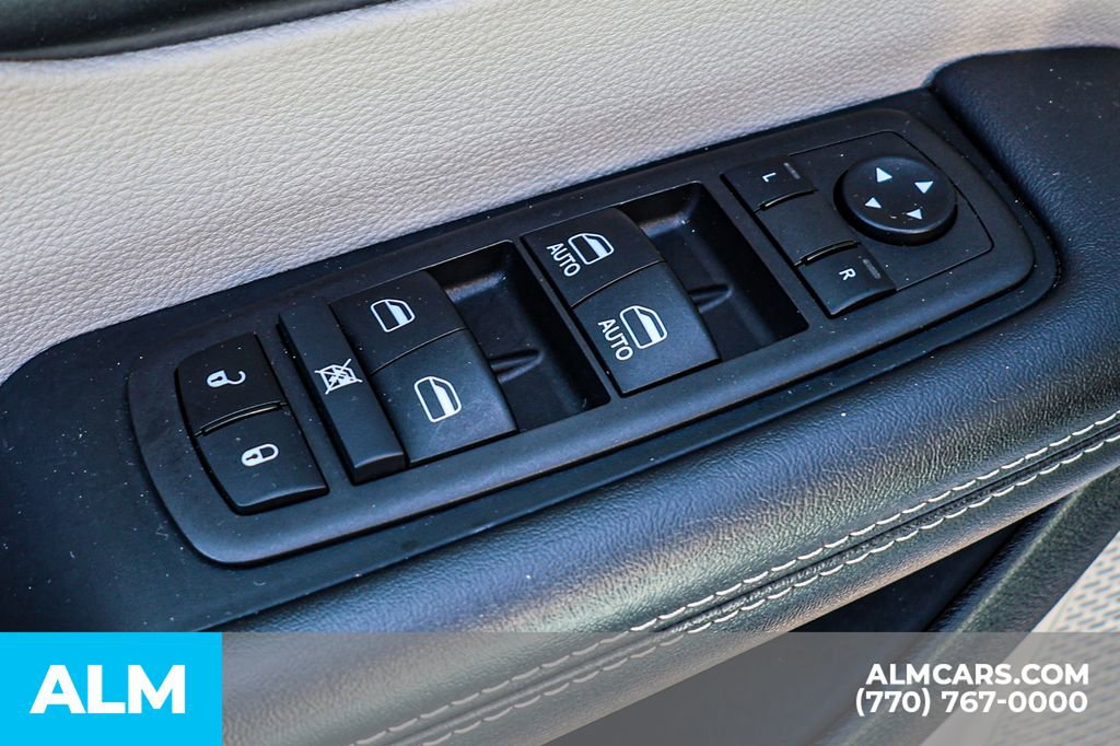 Used 2024 Chrysler Pacifica Touring-L FWD image 49