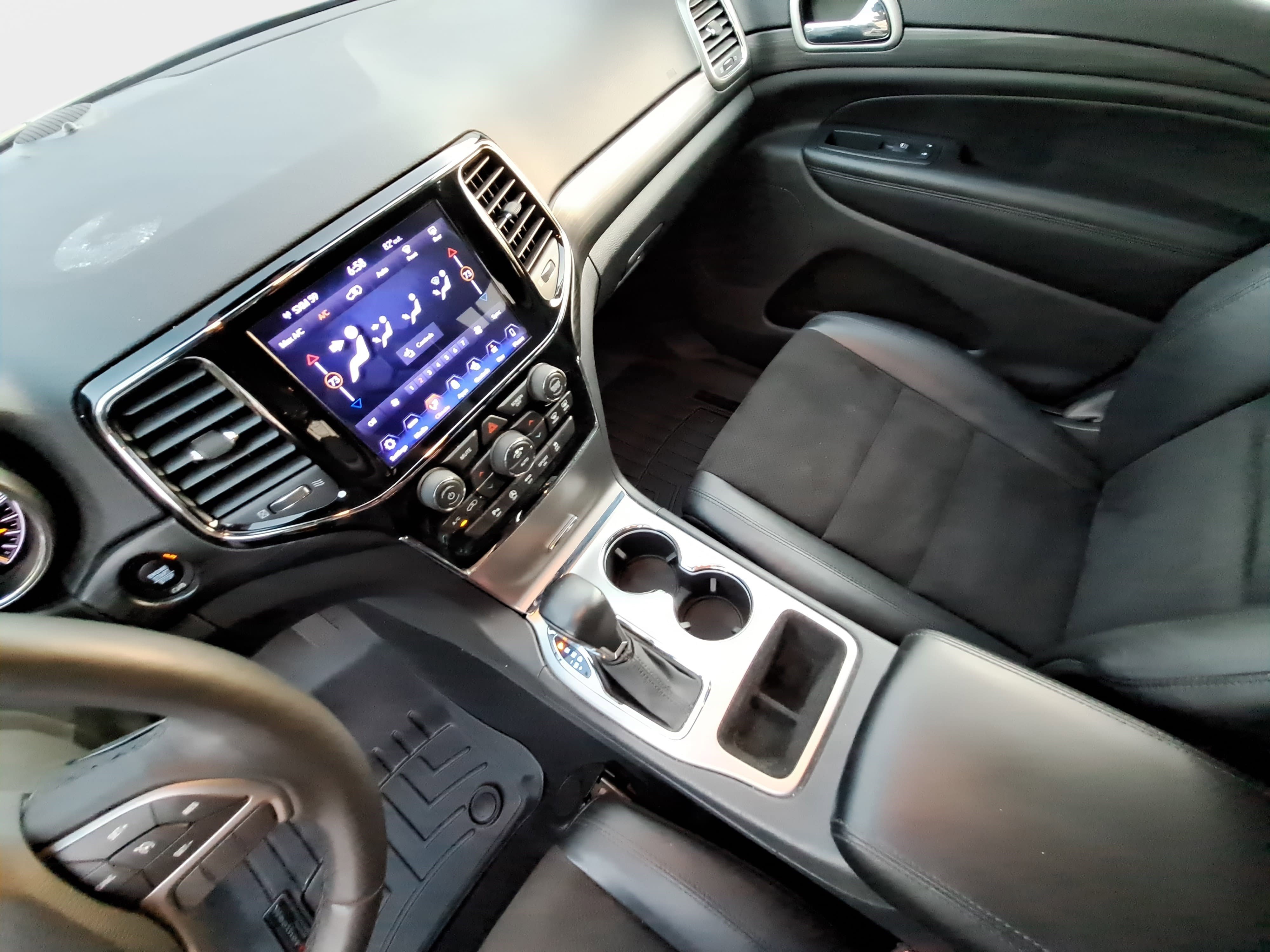 Used 2019 Jeep Grand Cherokee Altitude image 25