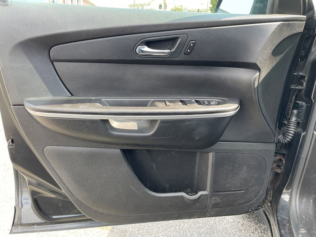 Used 2012 GMC Acadia SLE image 16