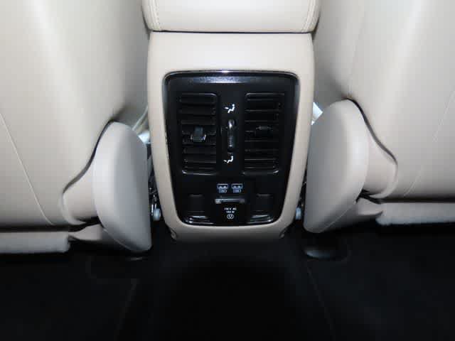 Used 2020 Jeep Grand Cherokee Limited AWD/4WD image 24