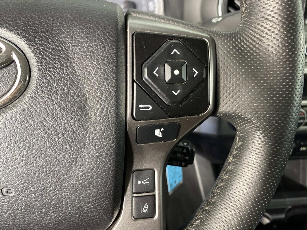 Used 2022 Toyota Tacoma SR5 AWD/4WD image 16