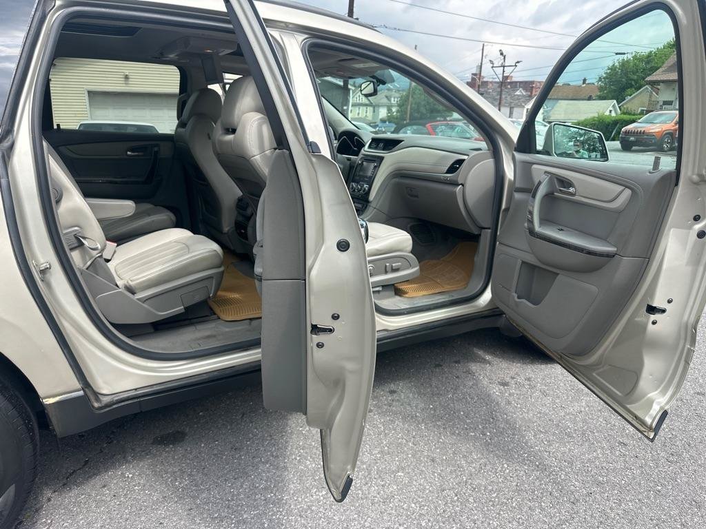 Used 2013 Chevrolet Traverse LTZ AWD/4WD image 21
