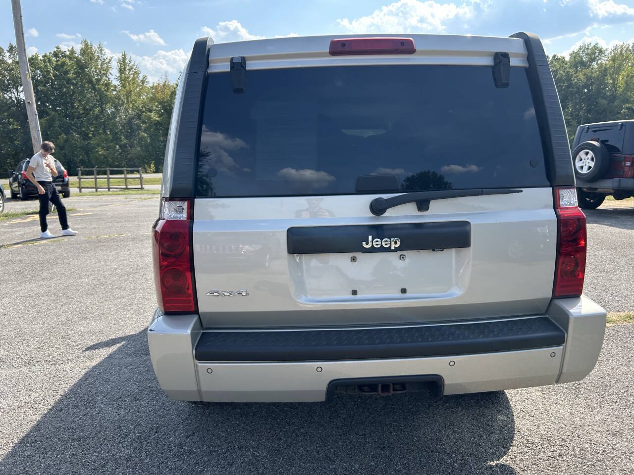 Used 2008 Jeep Commander Sport AWD/4WD image 18