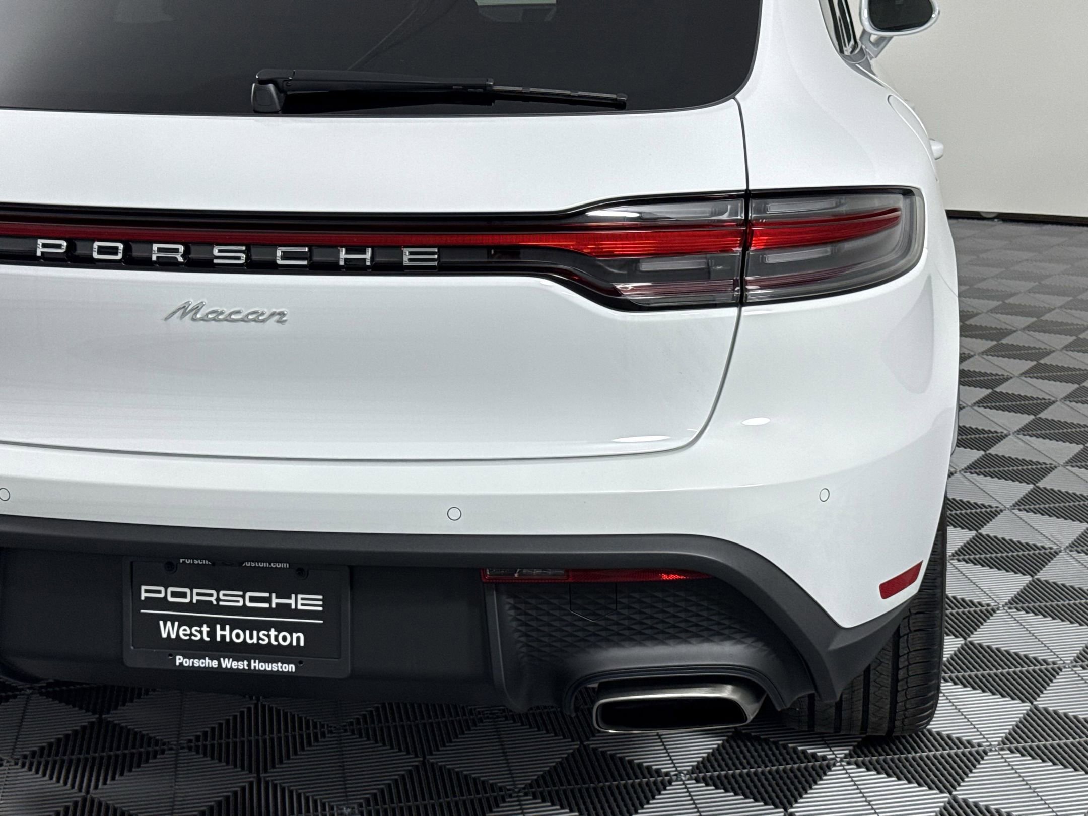 New 2025 Porsche Macan image 13
