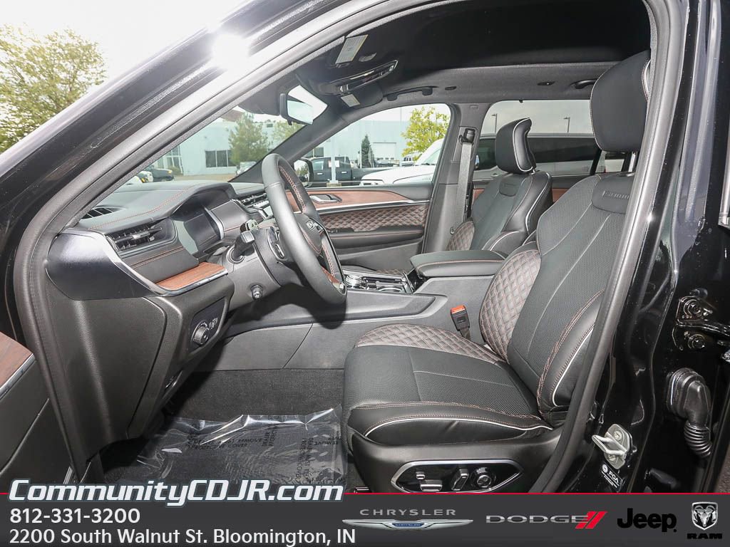 New 2025 Jeep Grand Cherokee L Summit w/ Advanced Protech Group IV image 10