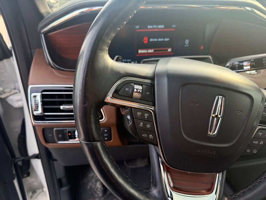Used 2023 Lincoln Navigator Reserve AWD/4WD image 13