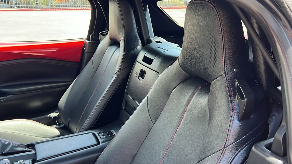 Used 2016 MAZDA MX-5 Miata Grand Touring RWD image 10