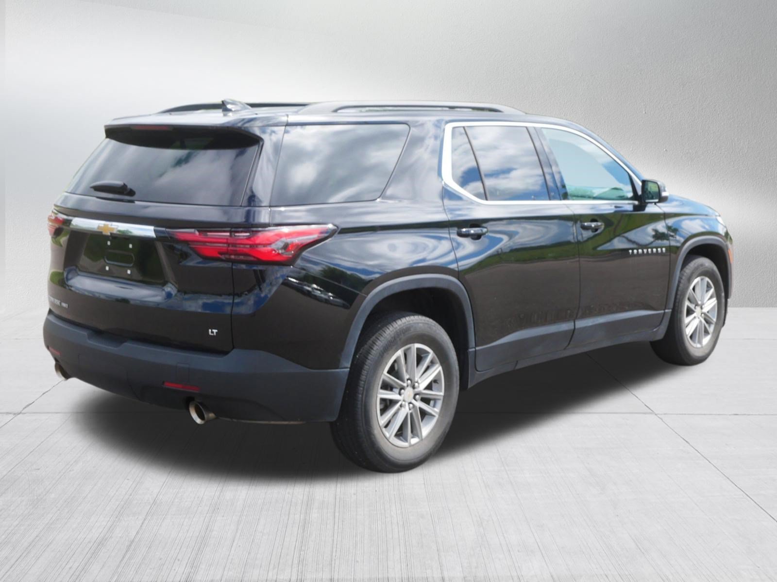 Used 2023 Chevrolet Traverse LT AWD/4WD image 7