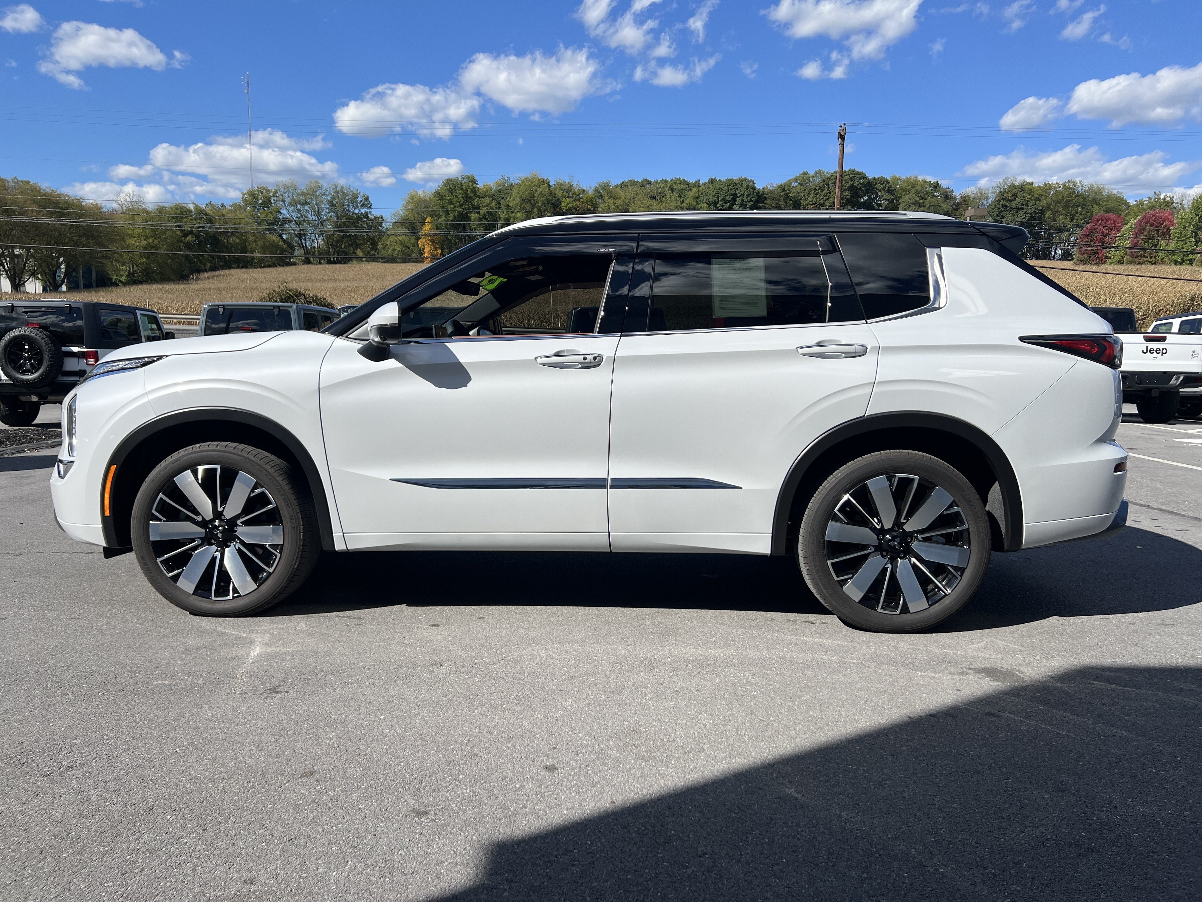 Used 2025 Mitsubishi Outlander SEL AWD/4WD image 7