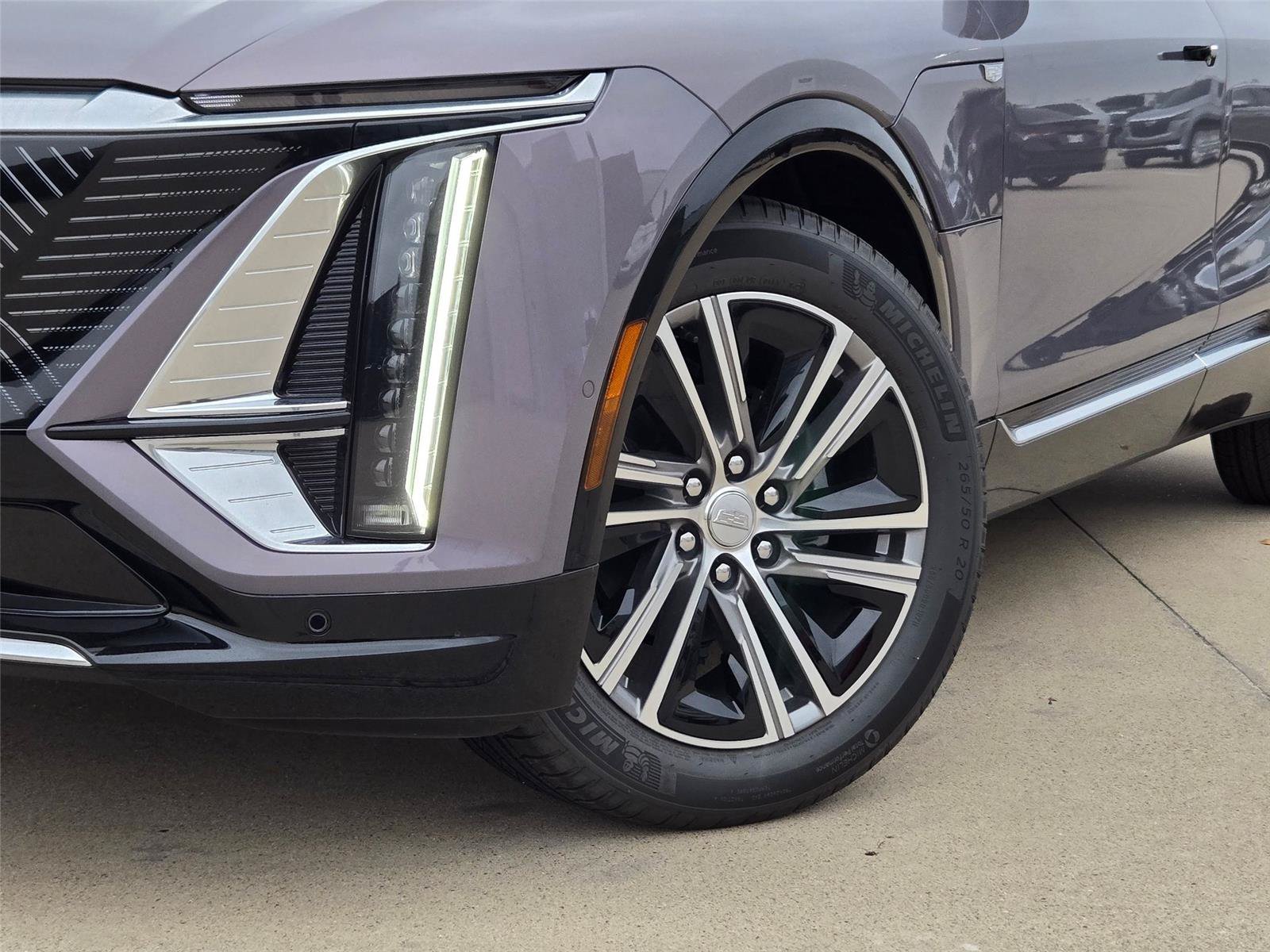 New 2026 Cadillac Lyriq Luxury w/ LPO, Floor Liner Package AWD/4WD image 7
