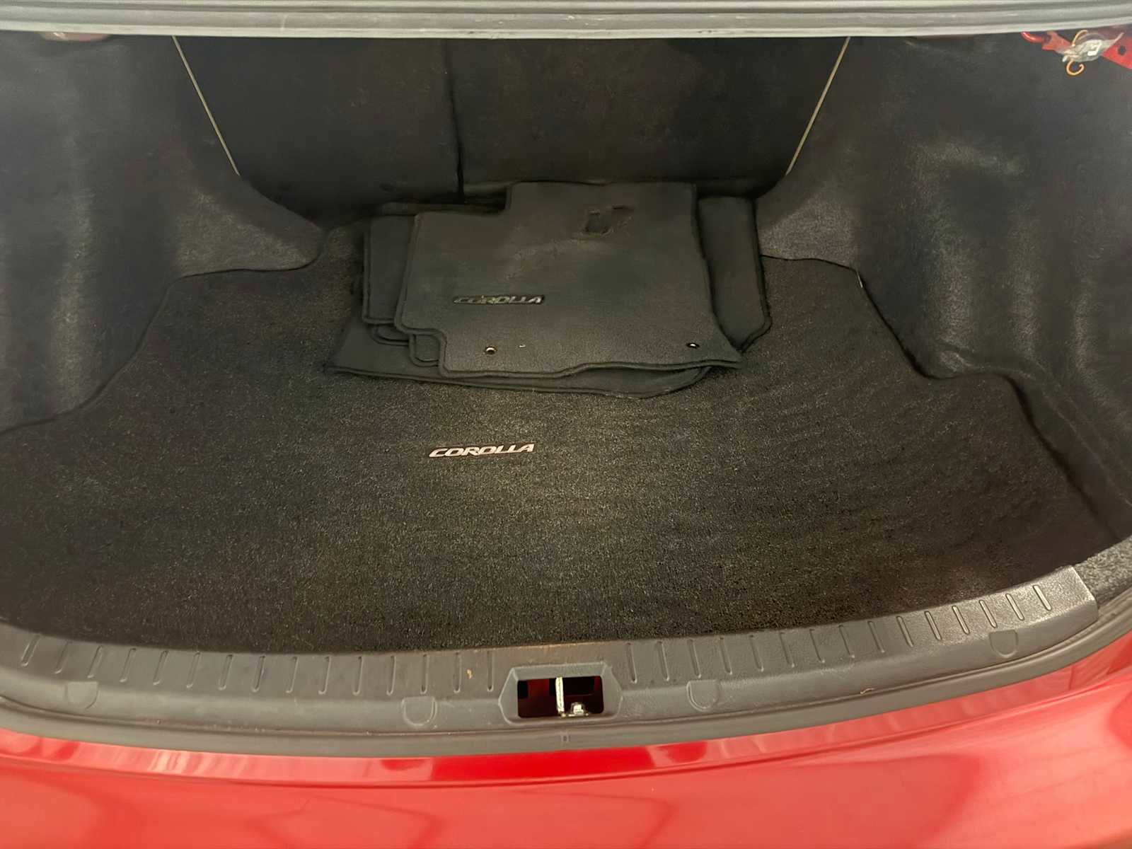 Used 2012 Toyota Corolla LE FWD image 24