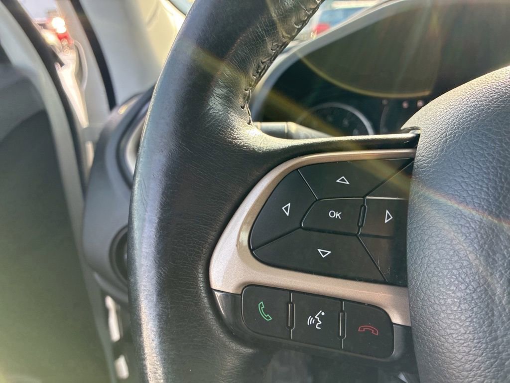 Used 2016 Jeep Renegade Latitude image 14