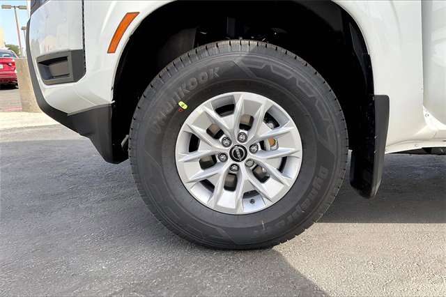 New 2026 Nissan Frontier S image 9