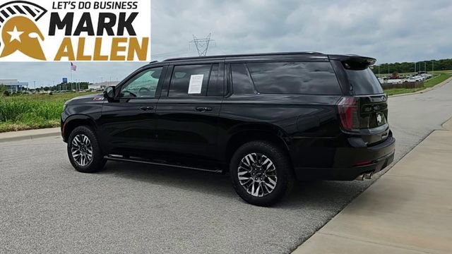 Used 2025 Chevrolet Suburban Z71 AWD/4WD image 6