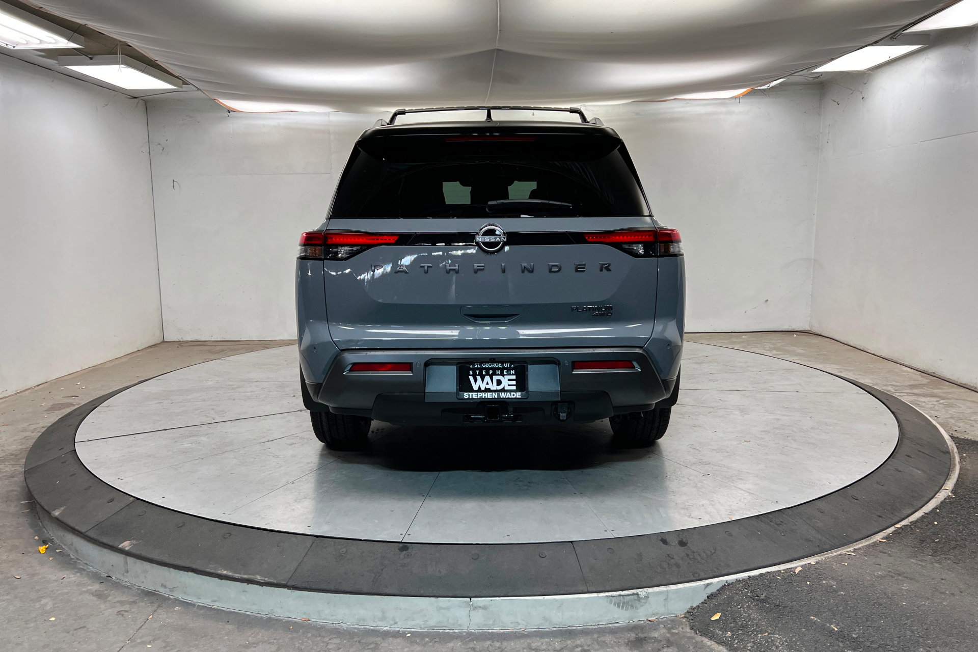 New 2026 Nissan Pathfinder Platinum image 4