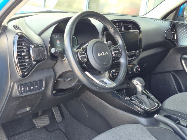 Used 2025 Kia Soul EX FWD image 9