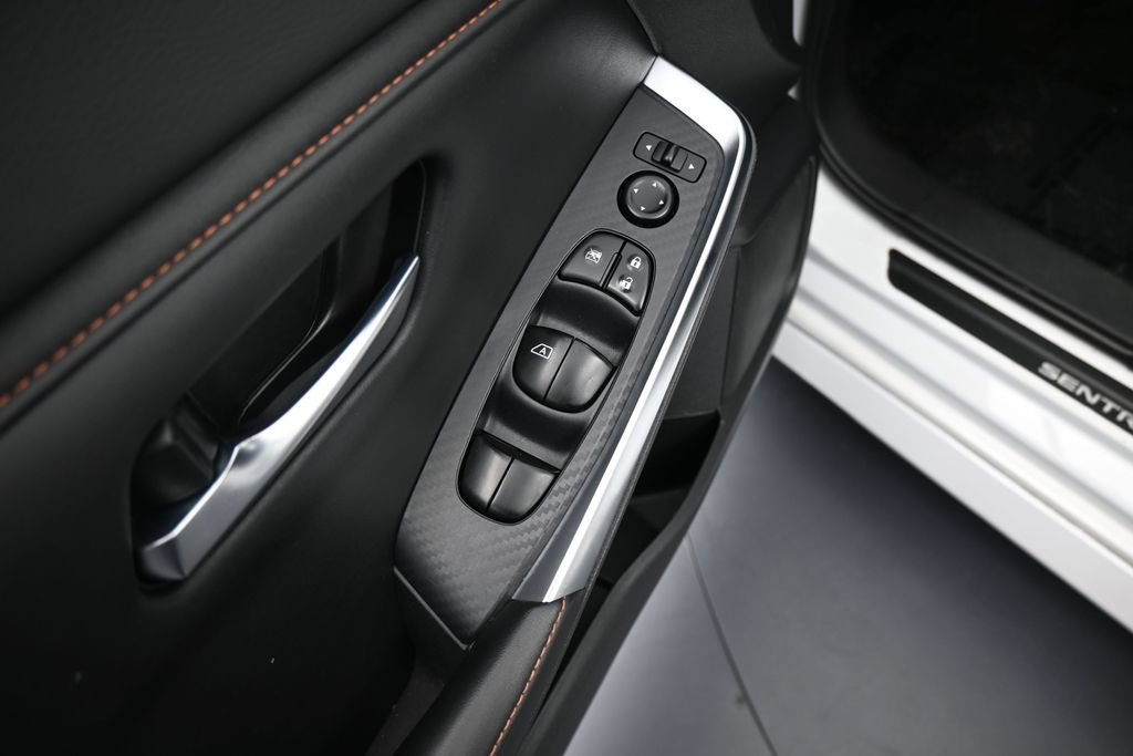 Used 2020 Nissan Sentra SR w/ Electronics Package FWD image 14