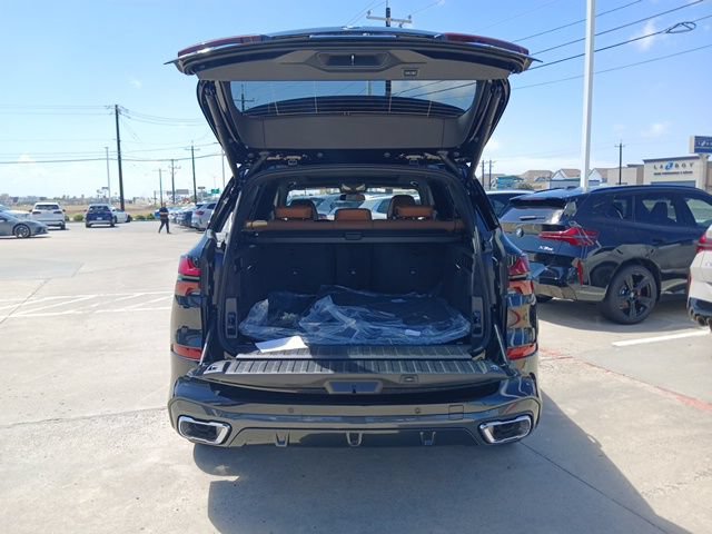 New 2026 BMW X5 xDrive40i w/ M Sport Package AWD/4WD image 9