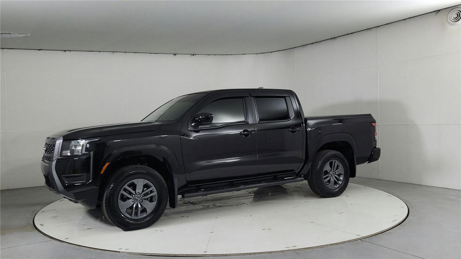 Certified 2025 Nissan Frontier SV image 3