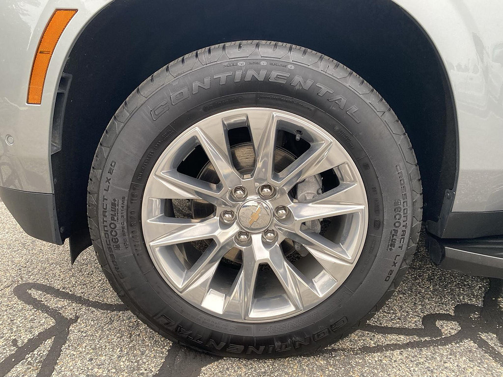 Certified 2026 Chevrolet Suburban Premier AWD/4WD image 14