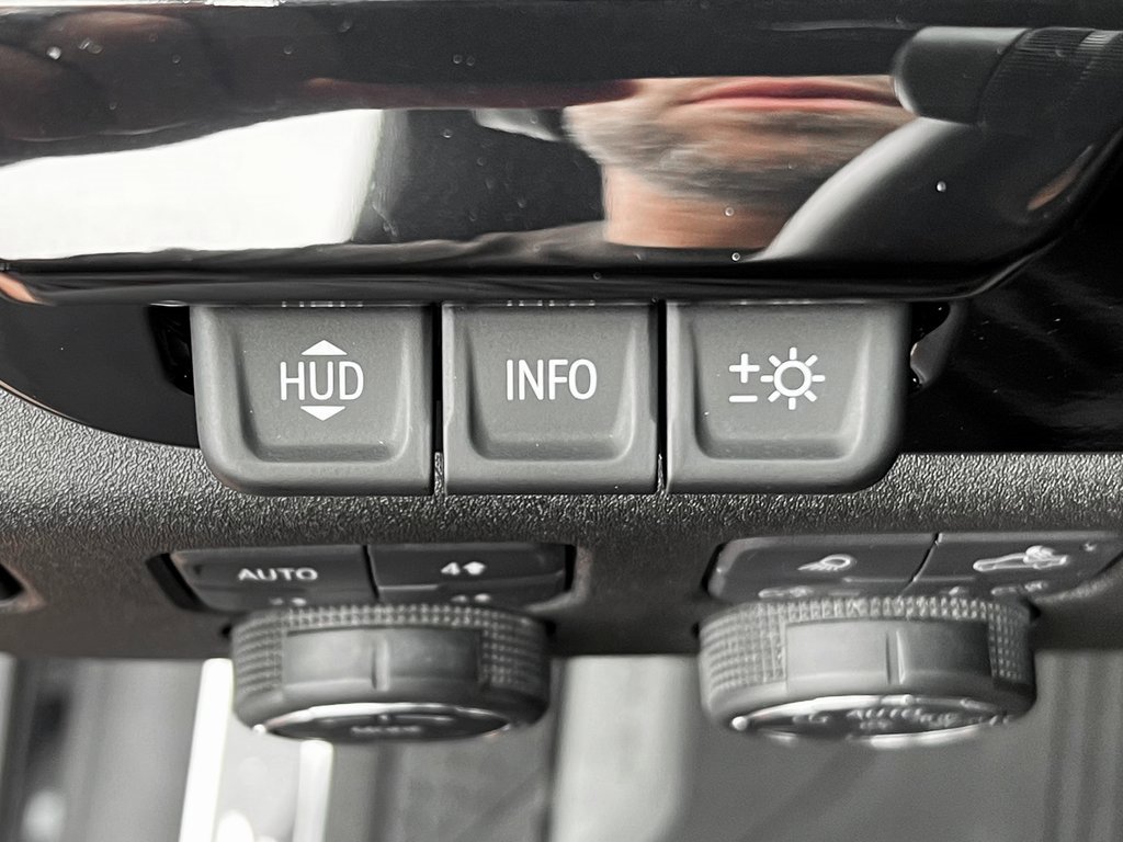 Used 2024 Chevrolet Silverado 2500 ZR2 w/ Technology Package image 9